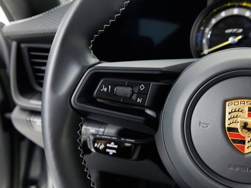 Used 2022 Porsche 911 GT3 image 21