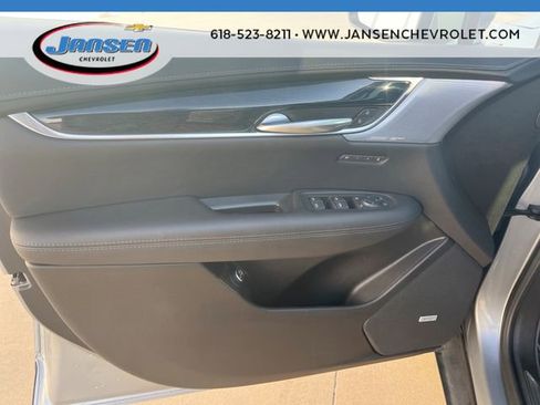 Used 2025 Cadillac XT5 Premium Luxury image 22
