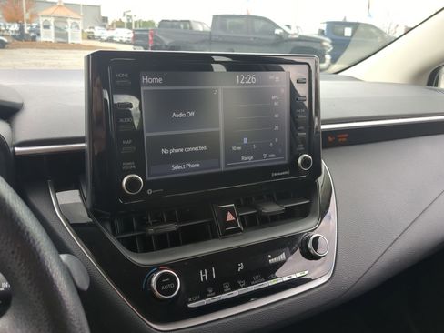 Used 2022 Toyota Corolla LE image 16