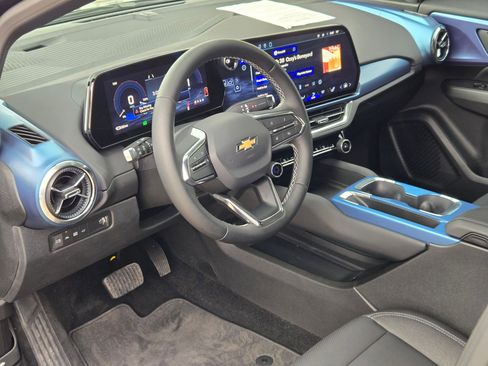 Certified 2026 Chevrolet Equinox EV LT image 10