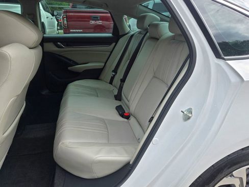 Used 2018 Honda Accord EX-L image 9