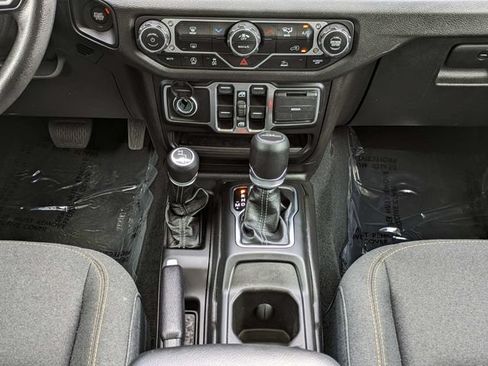 Used 2025 Jeep Gladiator Sport AWD/4WD image 20