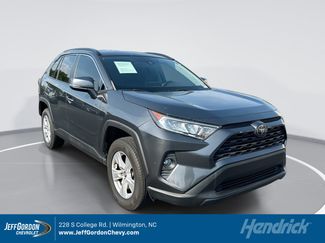 Used 2020 Toyota RAV4 XLE FWD video 1