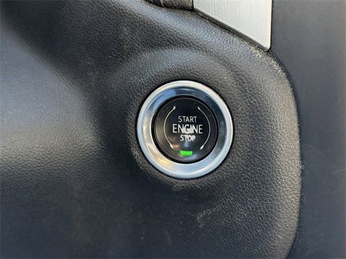 Used 2019 GMC Sierra 1500 SLT w/ SLT Premium Package image 19