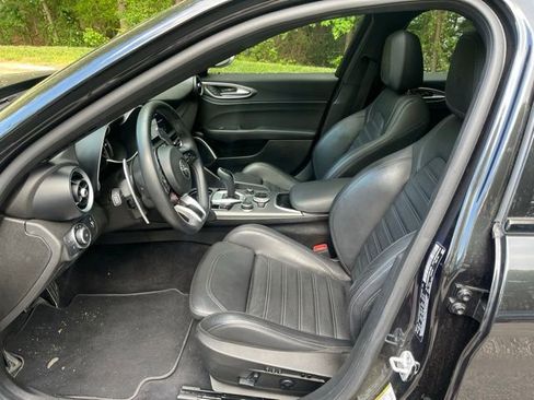 Used 2021 Alfa Romeo Giulia Ti Sport image 5