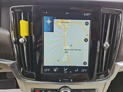 Used 2018 Volvo V90 T6 Cross Country w/ Convenience Package image 18