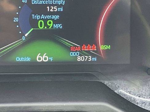 Used 2025 Toyota RAV4 XLE Premium FWD image 32