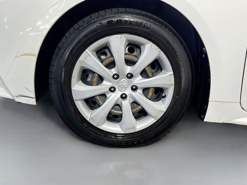 Used 2020 Toyota Corolla LE FWD image 14