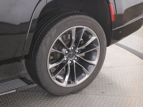 Used 2025 Jeep Grand Wagoneer Series II Obsidian w/ Quick Order Packagew 28T image 14