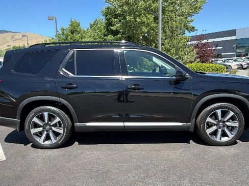 Used 2023 Honda Pilot Elite image 2