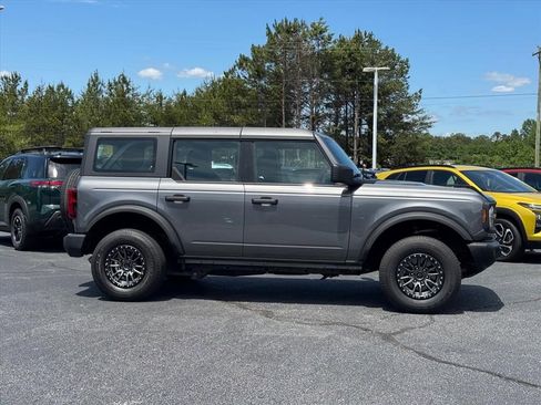 Used 2025 Ford Bronco 4-Door AWD/4WD image 2