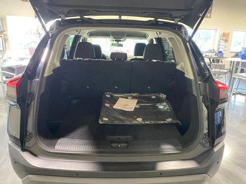 Used 2023 Nissan Rogue S AWD/4WD image 17