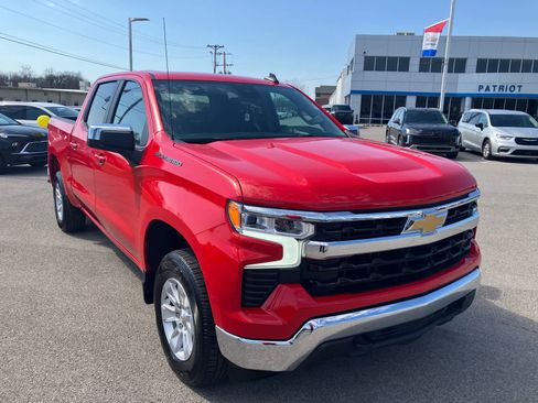 Used 2025 Chevrolet Silverado 1500 LT image 1