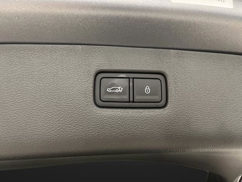 Used 2025 Genesis GV80 3.5T Prestige image 16