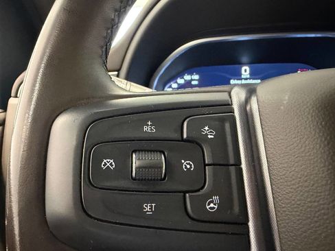 Used 2023 GMC Yukon XL SLT w/ SLT Premium Package AWD/4WD image 18