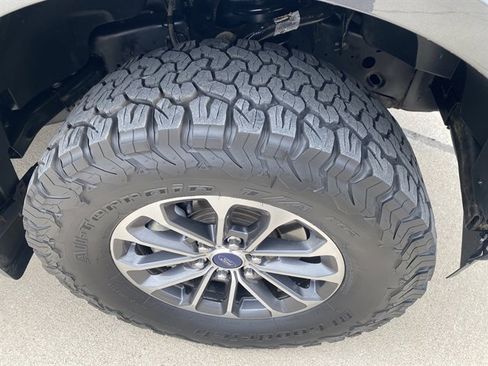 Used 2020 Ford F150 Lariat image 5