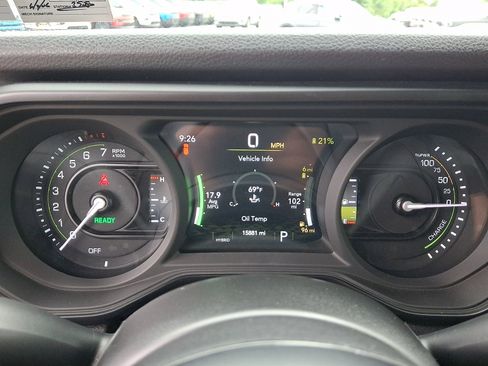 Used 2024 Jeep Wrangler Unlimited AWD/4WD image 19