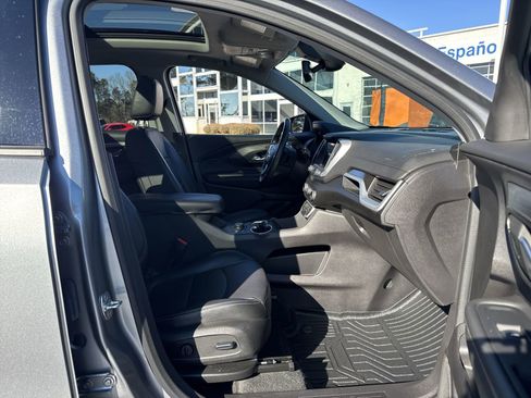 Used 2024 GMC Terrain SLT w/ Elevation Edition image 32