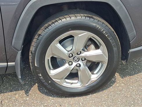 Used 2019 Toyota RAV4 Limited w/ Carpet Mat Package AWD/4WD image 8