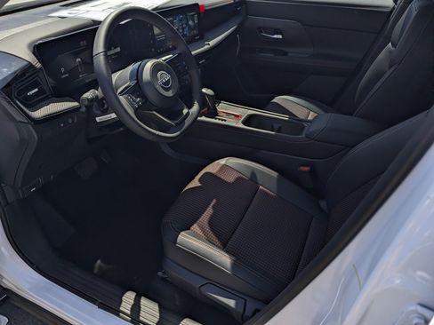 New 2026 Nissan Kicks SR FWD image 9