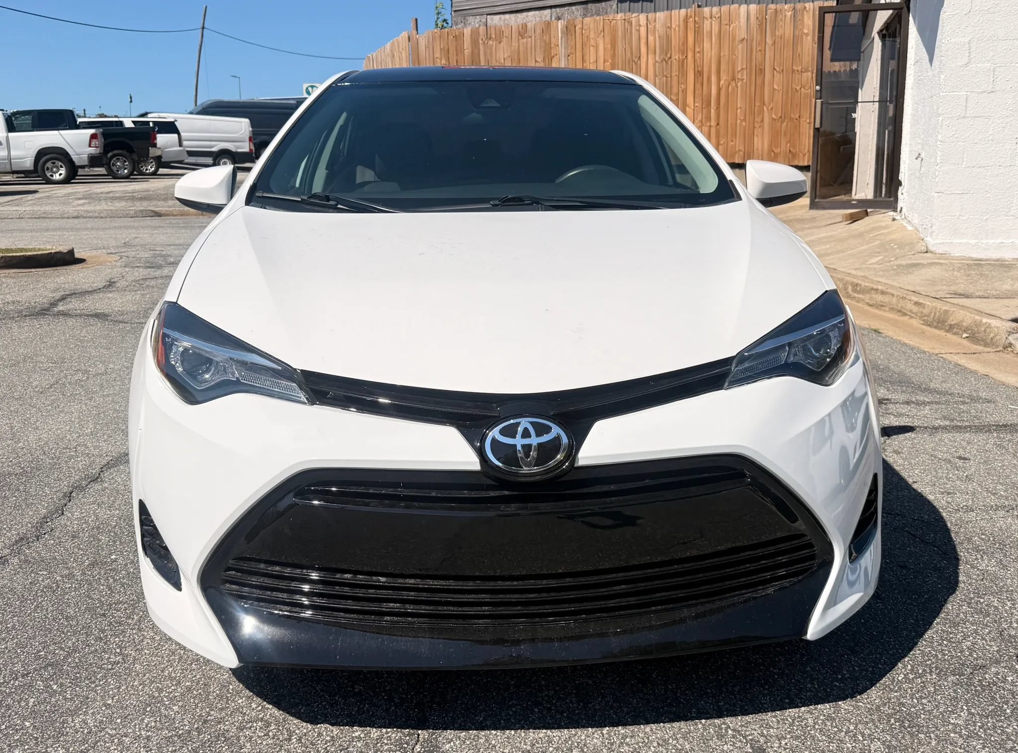 Used 2017 Toyota Corolla LE FWD image 2