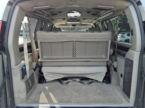 Used 2011 GMC Savana 1500 RWD image 14