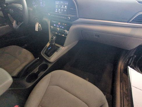 Used 2020 Hyundai Elantra SEL FWD image 24
