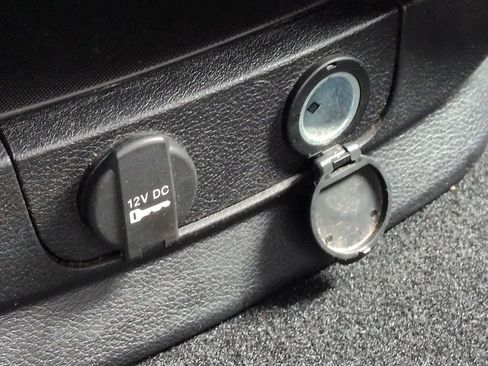 Used 2019 Dodge Grand Caravan SE FWD image 29