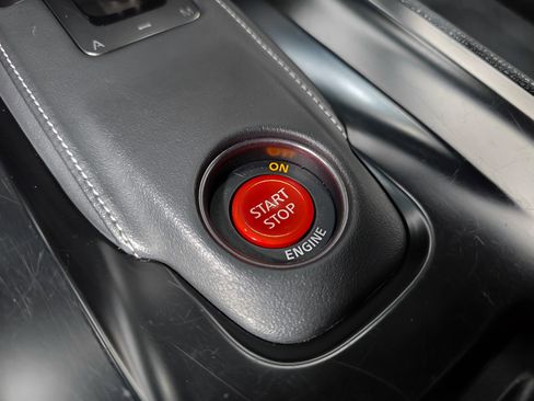 Used 2015 Nissan GT-R Premium image 26