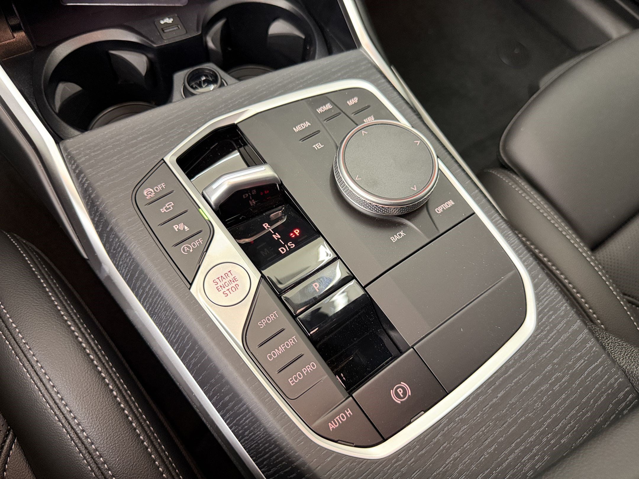 New 2026 BMW 330i Sedan w/ Convenience Package RWD image 17
