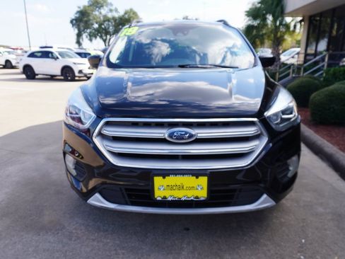 Used 2019 Ford Escape SEL image 2