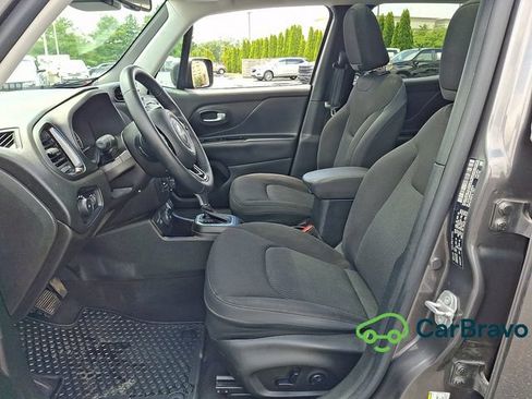 Used 2019 Jeep Renegade Altitude w/ UConnect 8.4 Nav Group AWD/4WD image 14