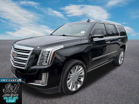 Used 2017 Cadillac Escalade Platinum AWD/4WD image 3
