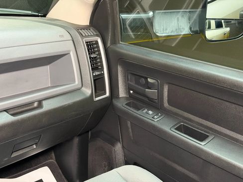 Used 2017 RAM 2500 Tradesman w/ Chrome Appearance Group image 21