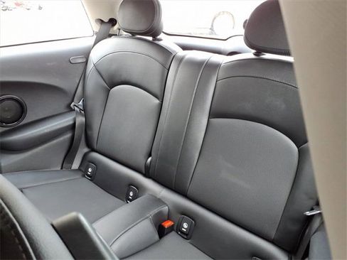 Used 2016 MINI Cooper 2-Door Hardtop image 9