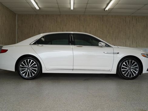 Used 2018 Lincoln Continental Select w/ Continental Climate Package FWD image 6