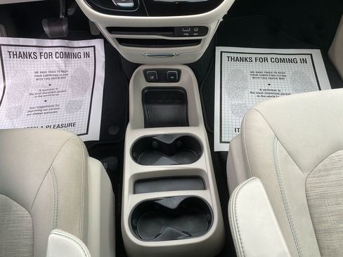 Used 2017 Chrysler Pacifica Touring Plus image 22