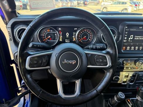 Used 2020 Jeep Wrangler Unlimited Sahara w/ Uconnect 4C Nav & Sound Group image 12