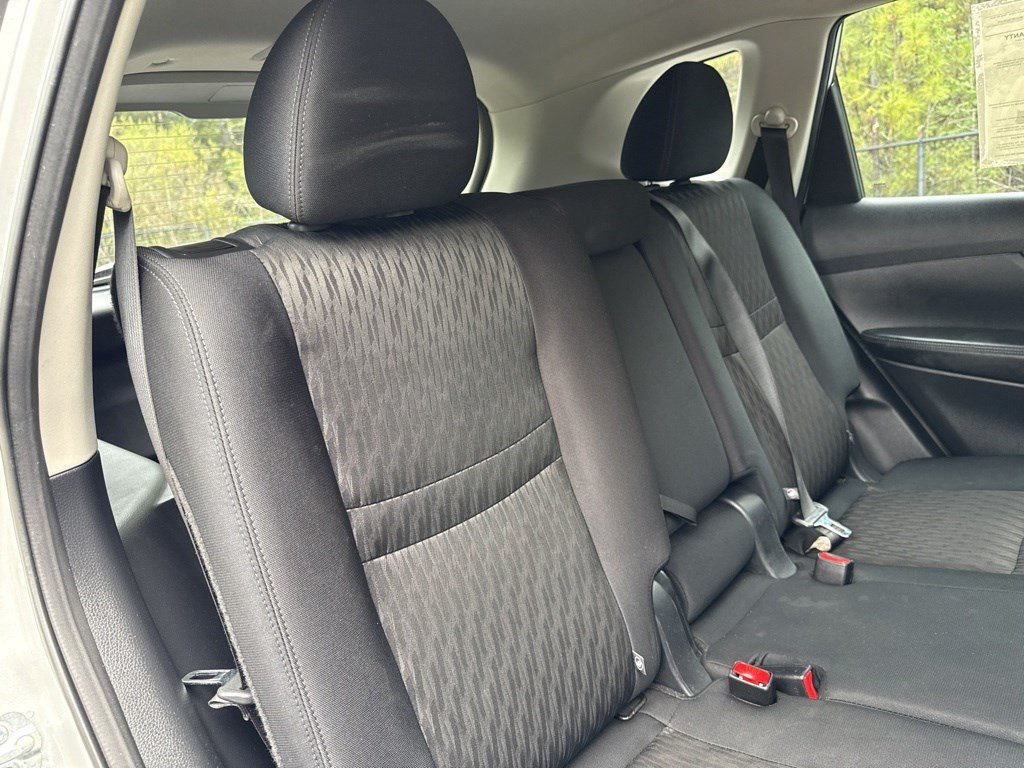 Used 2019 Nissan Rogue S FWD image 32