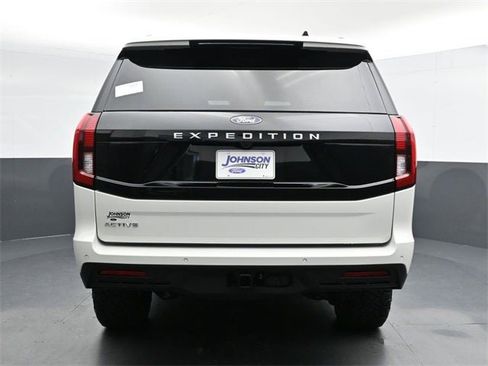 New 2025 Ford Expedition Active image 13