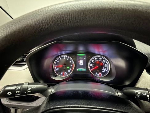 Used 2020 Toyota RAV4 XLE FWD image 11