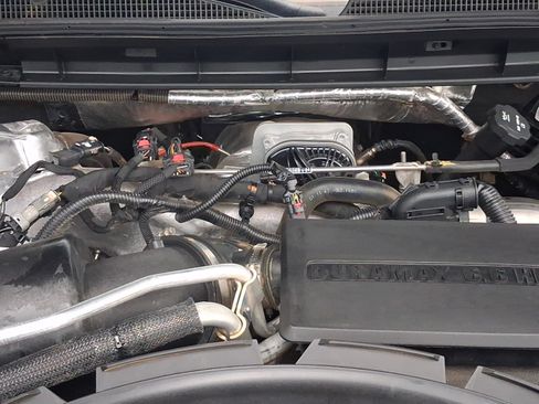 Used 2024 Chevrolet Silverado 2500 LTZ w/ LTZ Premium Package AWD/4WD image 9