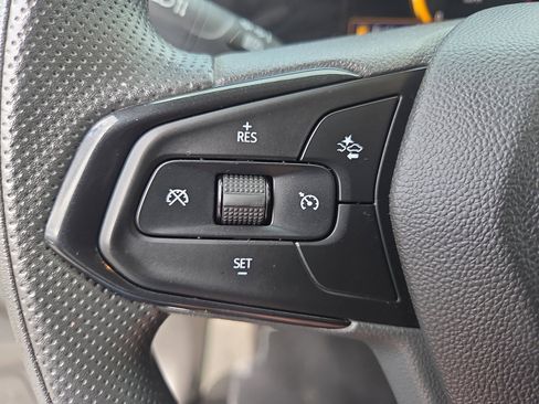 Used 2025 Chevrolet TrailBlazer LT AWD/4WD image 28