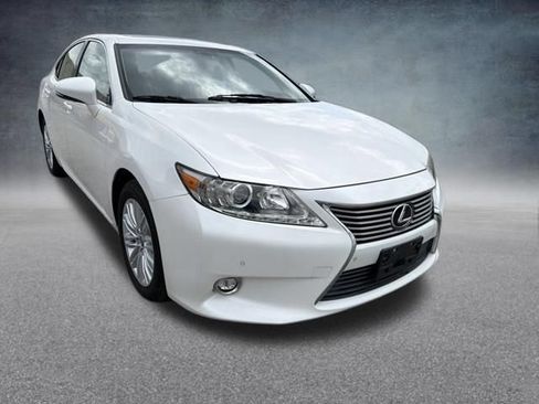 Used 2014 Lexus ES 350 w/ Luxury Package FWD image 5