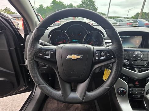 Used 2016 Chevrolet Cruze LT FWD image 11