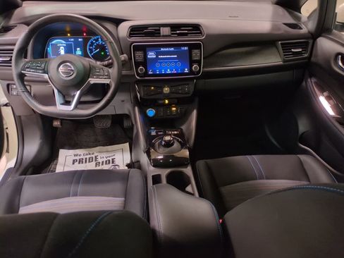 Used 2022 Nissan Leaf SV image 15