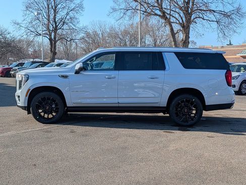 New 2026 GMC Yukon XL Denali w/ Sun & Power Step Package AWD/4WD image 5