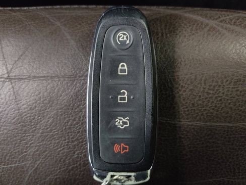 Used 2014 Ford Edge Limited w/ Equipment Group 301A FWD image 32