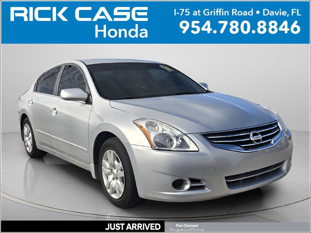 Used 2010 Nissan Altima 2.5 S FWD image 1