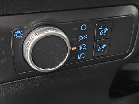 Used 2020 Ford Escape SE FWD image 31